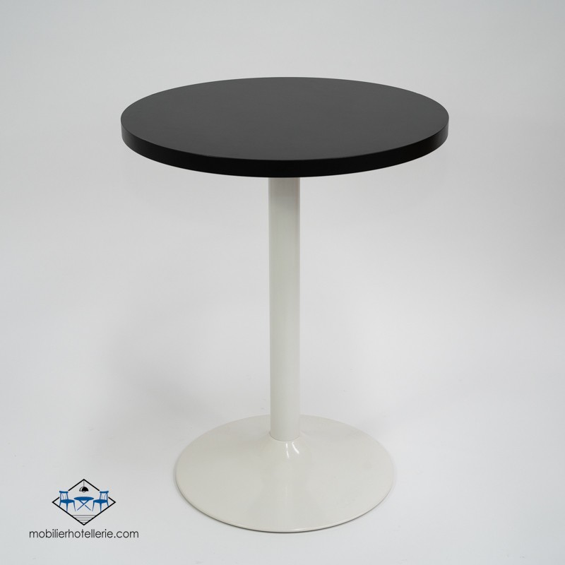 Plateaux en bois noir chic pour tables de café et hôtel