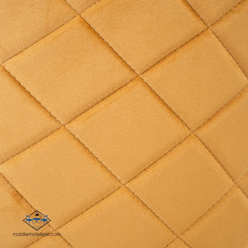 Chaise Velvet moutarde élégante et confortable