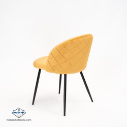 Chaise Velvet moutarde élégante et confortable
