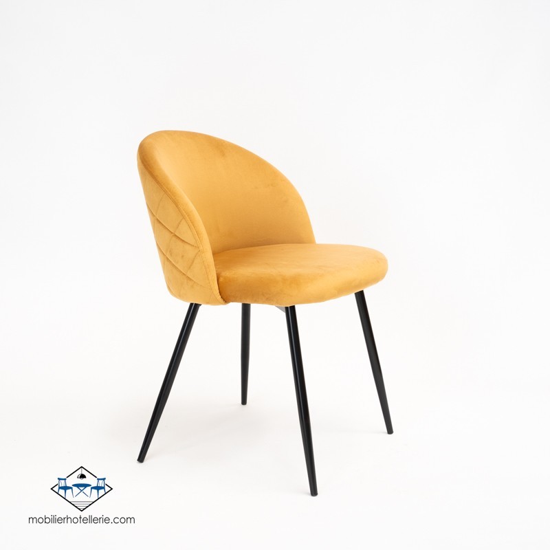 Chaise Velvet moutarde élégante et confortable