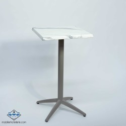 Table haute Miami à pied sable : utilisation extérieure