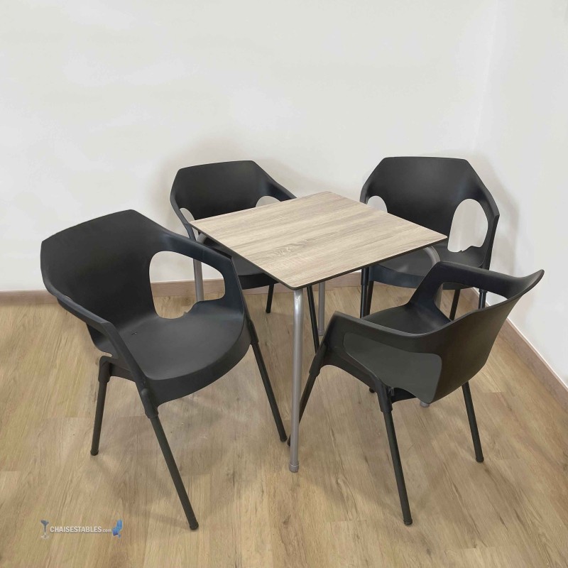 Conjointe de 4 Fauteuils VIVO et Table RAYUA pas cher. Acheter ense...