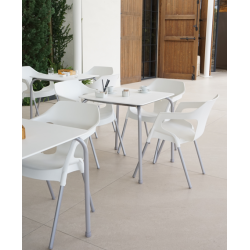Conjointe de 4 Fauteuils VIVO et Table RAYUA pas cher. Acheter ense...