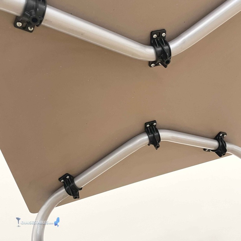 Conjointe de 4 Fauteuils VIVO et Table RAYUA pas cher. Acheter ense...
