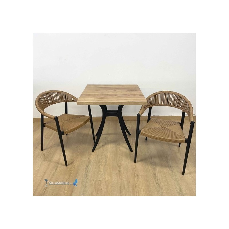 Conjointe de 2 fauteuils Formentera New et 1 table Venus