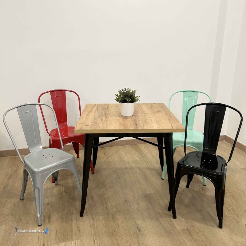CONJOINTE DE 4 CHAISES MIX ET 1 TABLE MIX