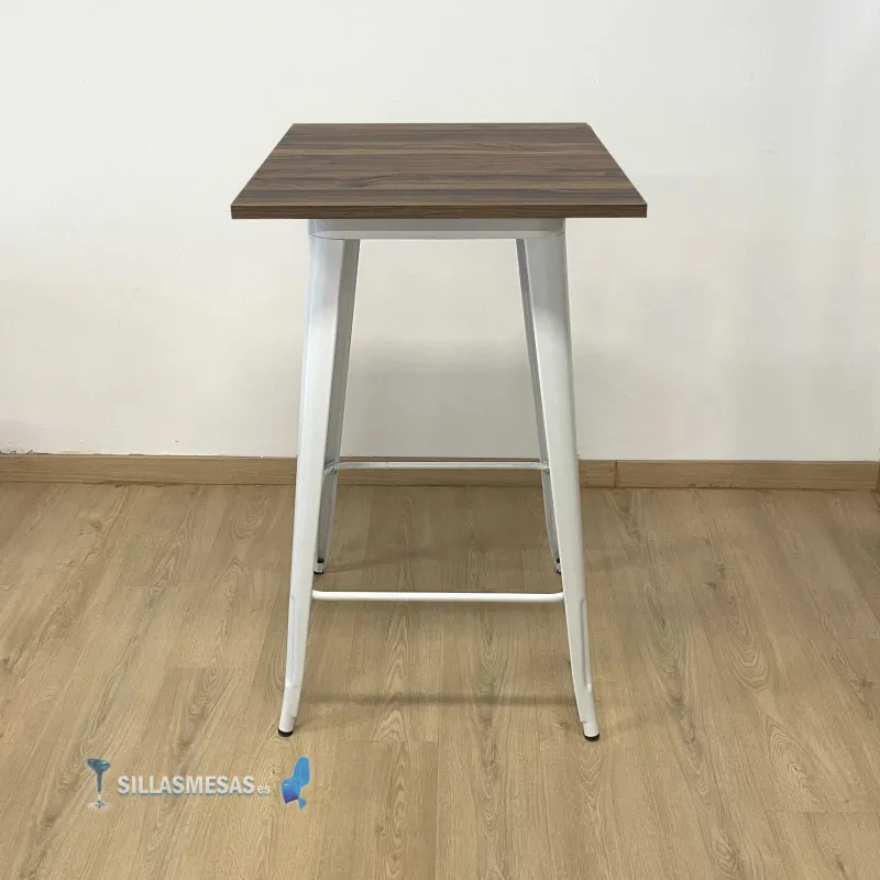 Table haute Mix blanche : chic et usage en intérieur