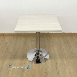 CONJOINTE 4 chaises MIX et 1 table F CARRE INTERIEUR