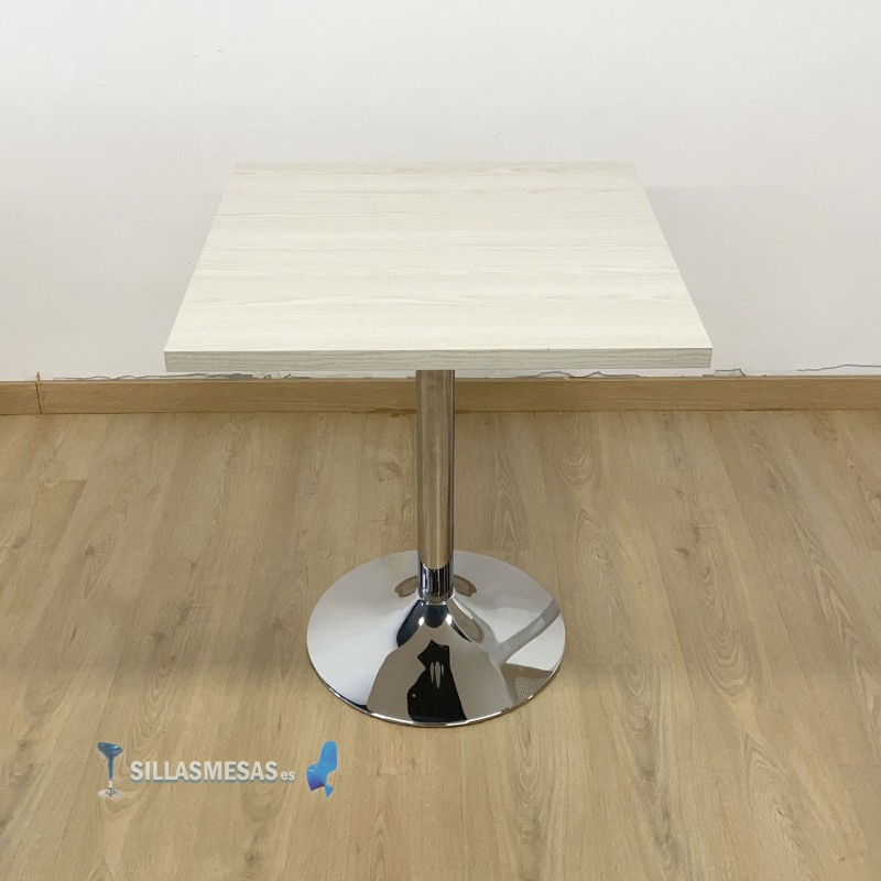 CONJOINTE 4 chaises MIX et 1 table F CARRE INTERIEUR