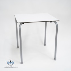 Conjointe de 4 Fauteuils VIVO et Table RAYUA pas cher. Acheter ense...